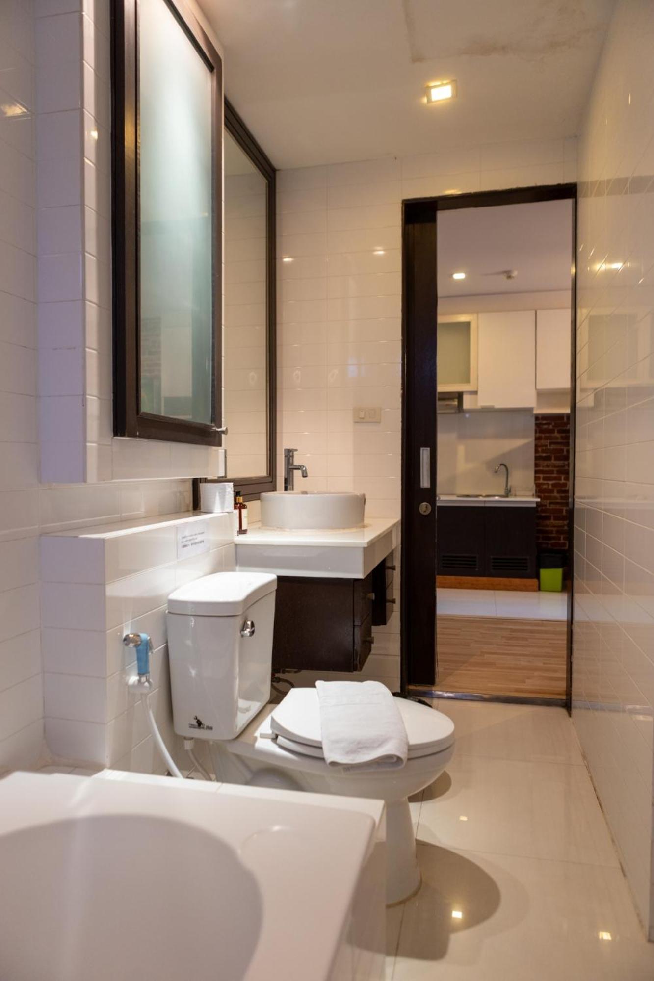 Go Inn Thonglor 23 โกอินน์ ทองหล่อ 23 X Банкок Екстериор снимка